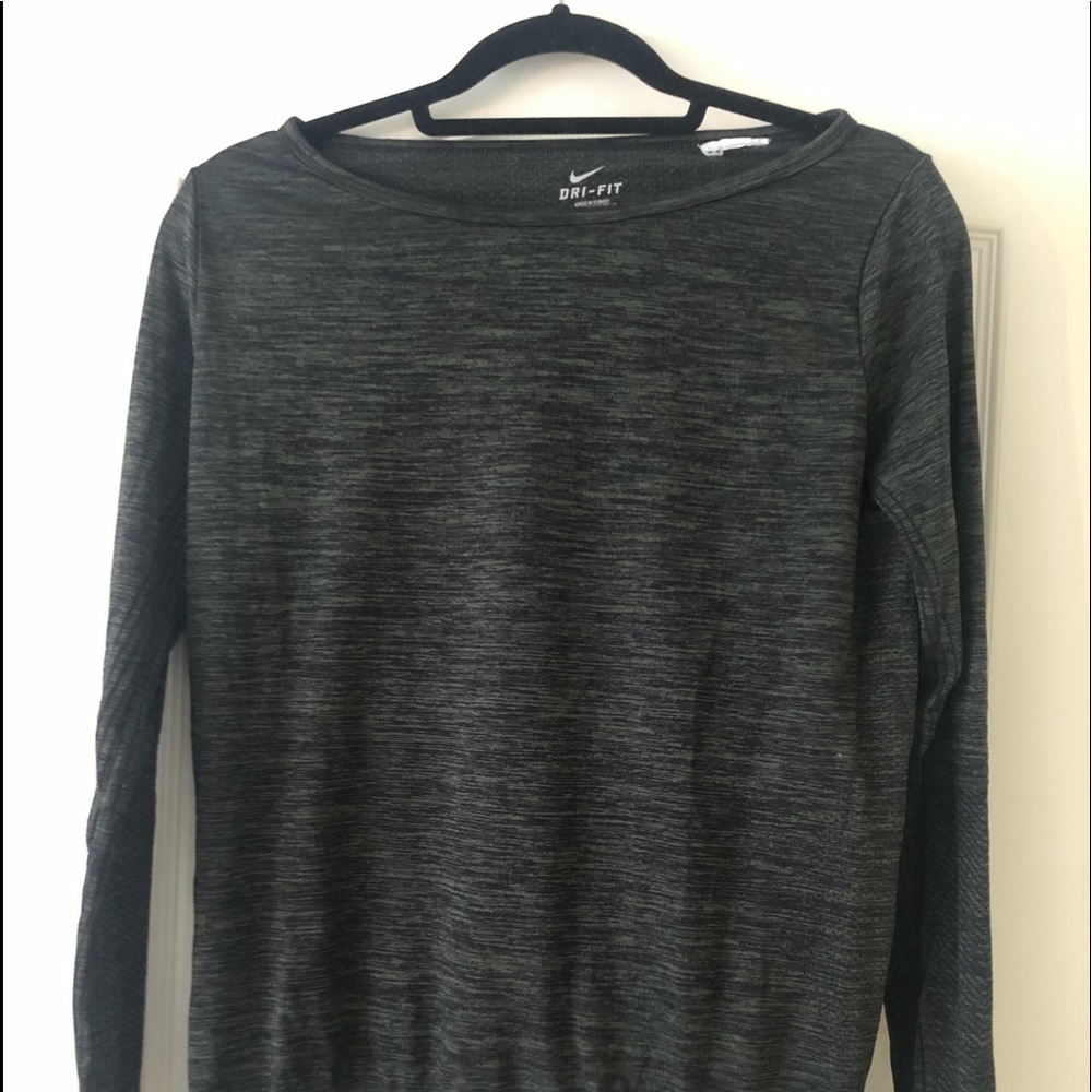 Nike Long-sleeved grey women’s workout shirt.